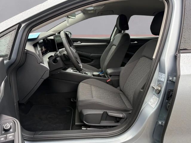 Volkswagen Golf 1.5 eTSI DSG Life Variant