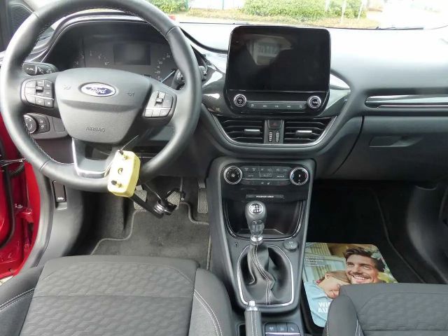 Ford Puma EcoBoost Titanium