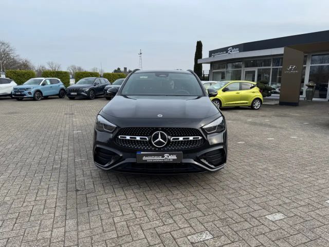 Mercedes-Benz GLA 200 AMG Line