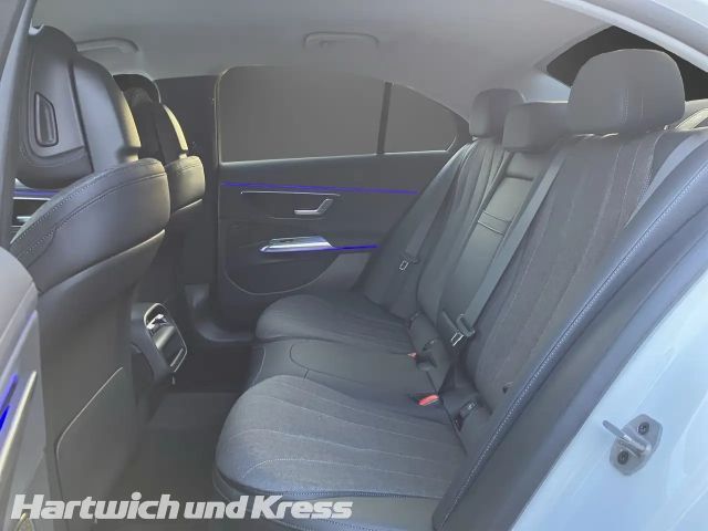 Mercedes-Benz E 200 AVANTGARDE Sedan