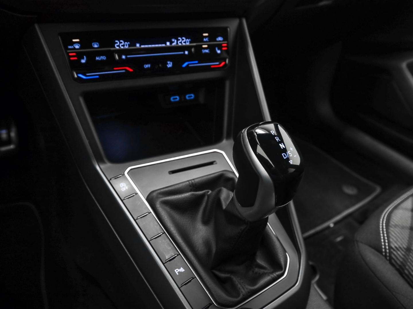 Volkswagen Polo 1.0 TSI DSG R-Line