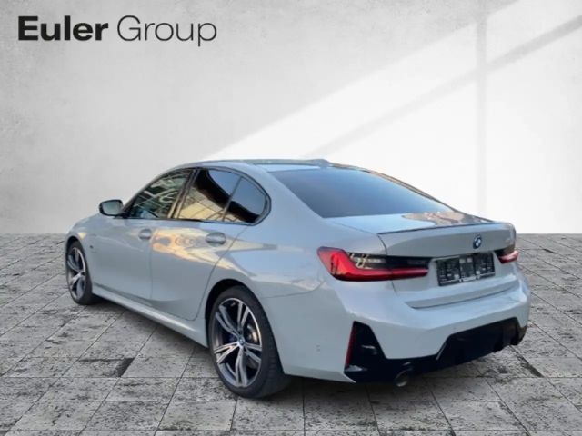 BMW 330 330e M-SportPro Sedan