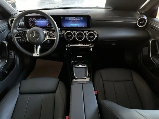 Mercedes-Benz CLA 200 Coupé Progressive