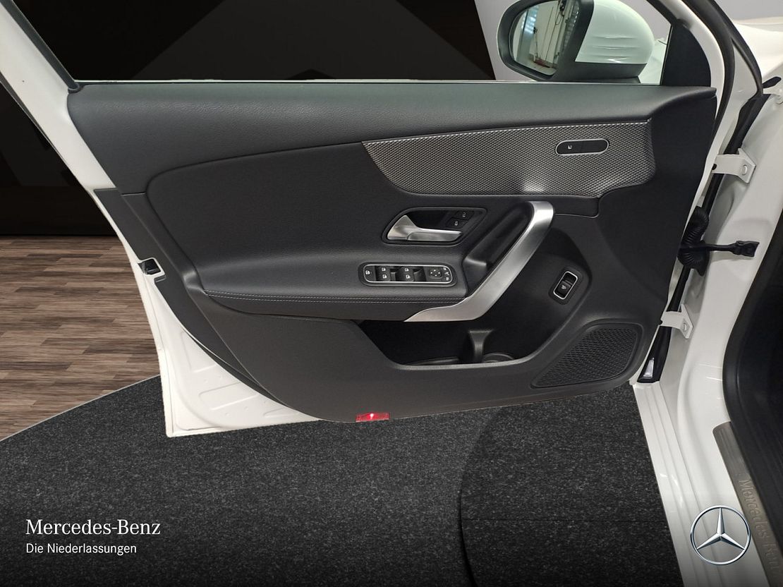 Mercedes-Benz A 180 A 180 d