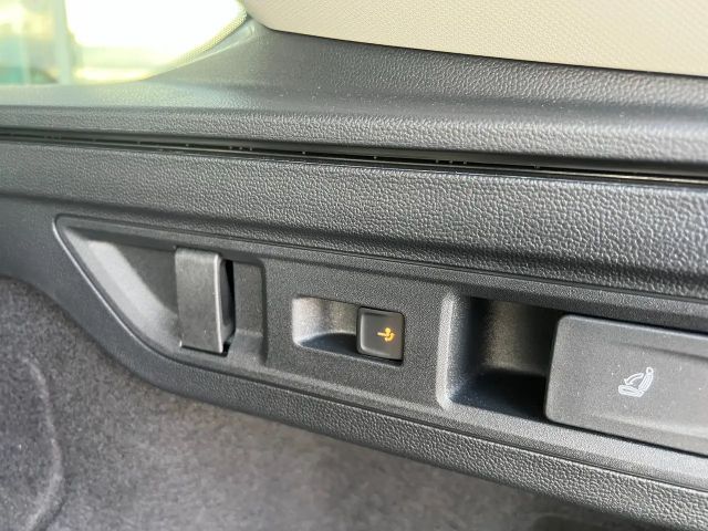 Skoda Superb 2.0 TDI Combi Selection