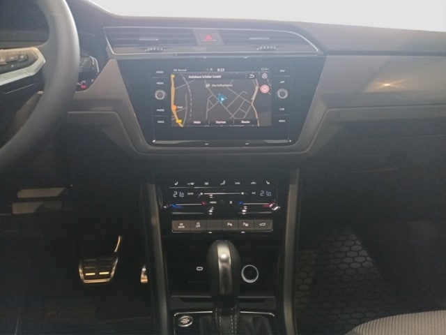Volkswagen Touran 1,5 TSI 7-SITZER*STANDHZG*AHK*NAV*RFK* KLIMA LED ALU