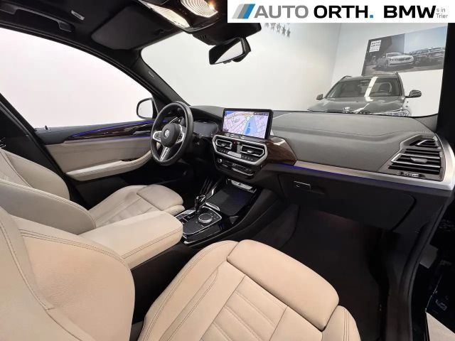 BMW X3 i *LCI* LEDER PANO HUD ST-HZG AHK 360° H/K