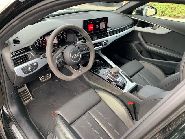 Audi RS4 Avant Quattro