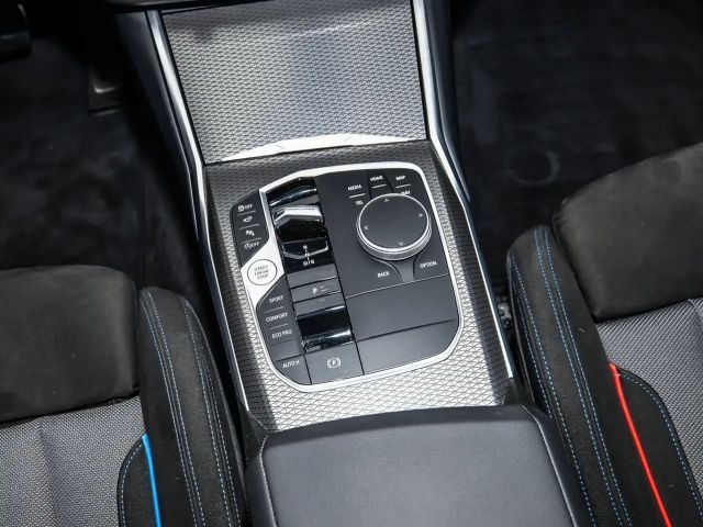 BMW 320 320i M-Sport Sedan