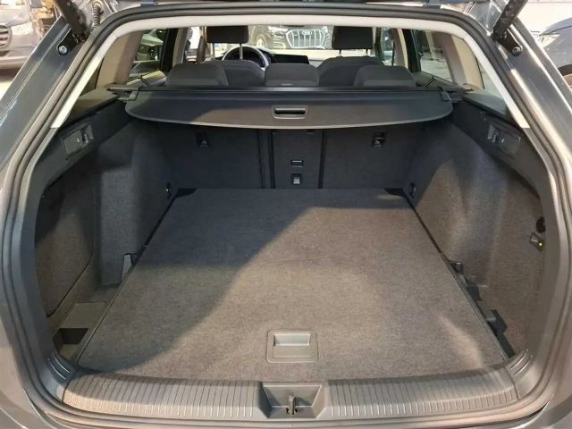 Volkswagen Golf 1.5 eTSI DSG Life