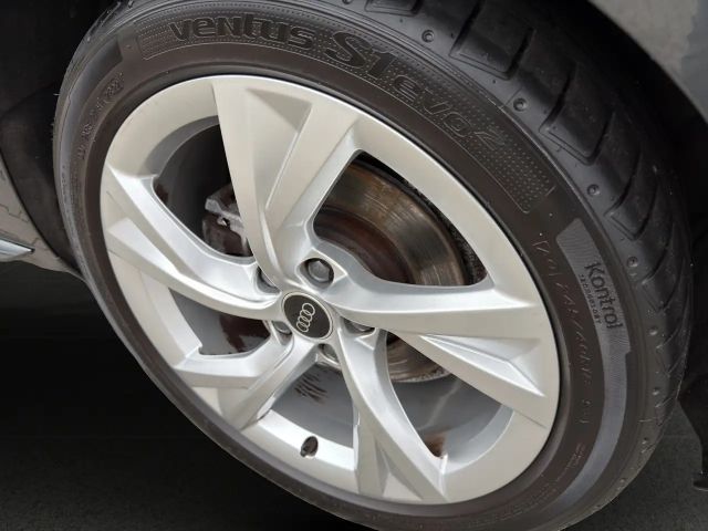 Audi A4 40 TFSI Avant S-Line