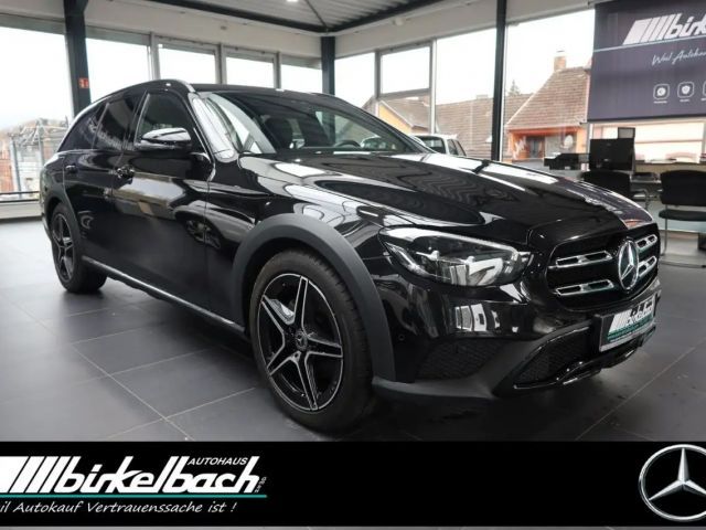 Mercedes-Benz E 220 4MATIC