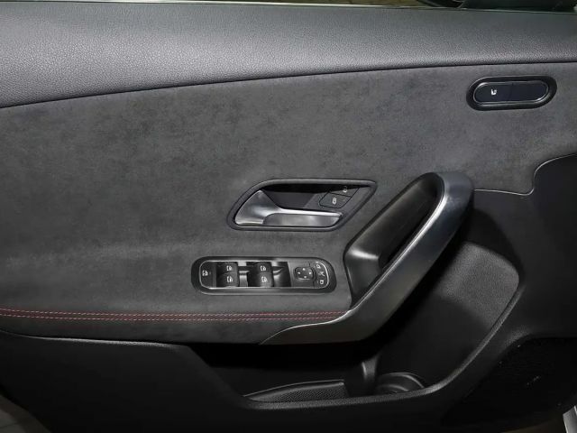 Mercedes-Benz A 200 AMG Line