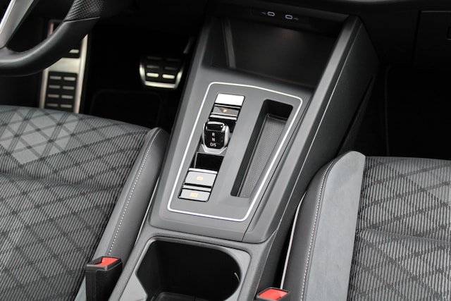 Volkswagen Golf 1.5 eTSI DSG IQ.Drive