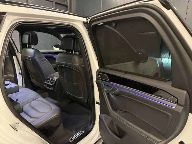 Volkswagen Touareg R-Line Style