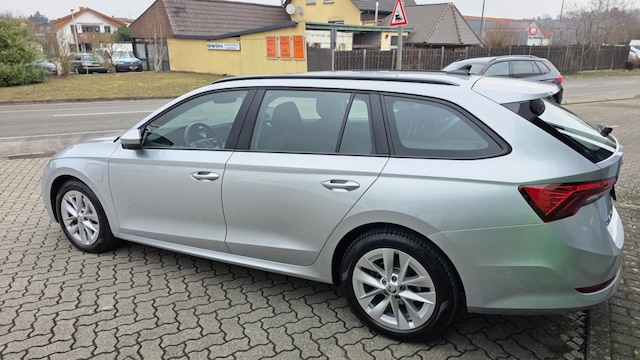 Skoda Octavia 1.4 TSI Ambition Combi iV