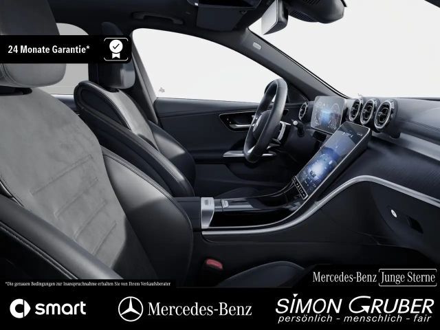 Mercedes-Benz C 200 AMG Line Sedan