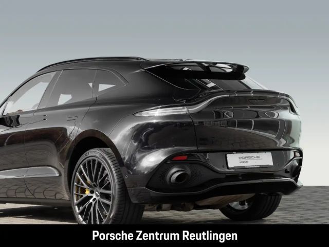 Aston Martin DBX V8