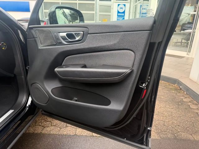 Volvo XC60 AWD Dark Plus