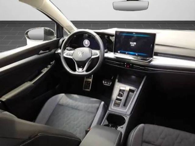 Volkswagen Golf 1.5 eTSI DSG Golf VIII IQ.Drive