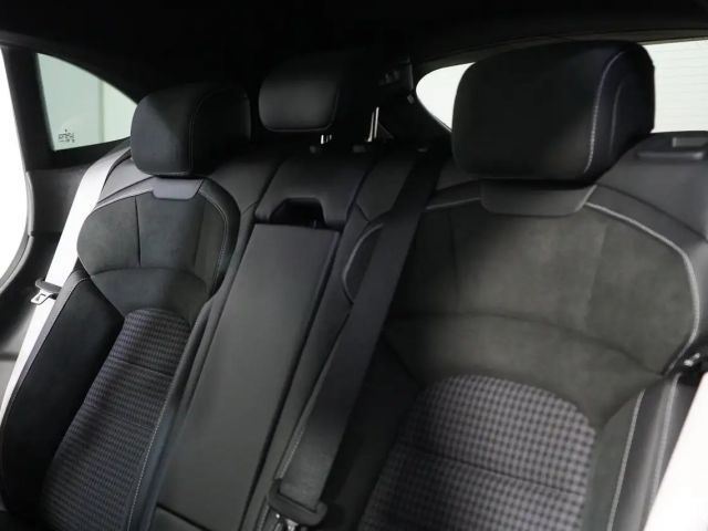 Porsche Taycan 4 Cross Turismo