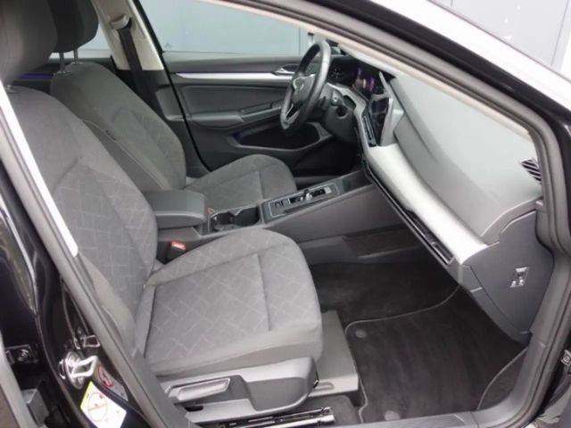 Volkswagen Golf 1.5 eTSI DSG Life Variant