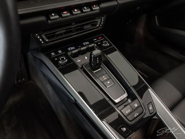 Porsche 911 4 Carrera Coupé