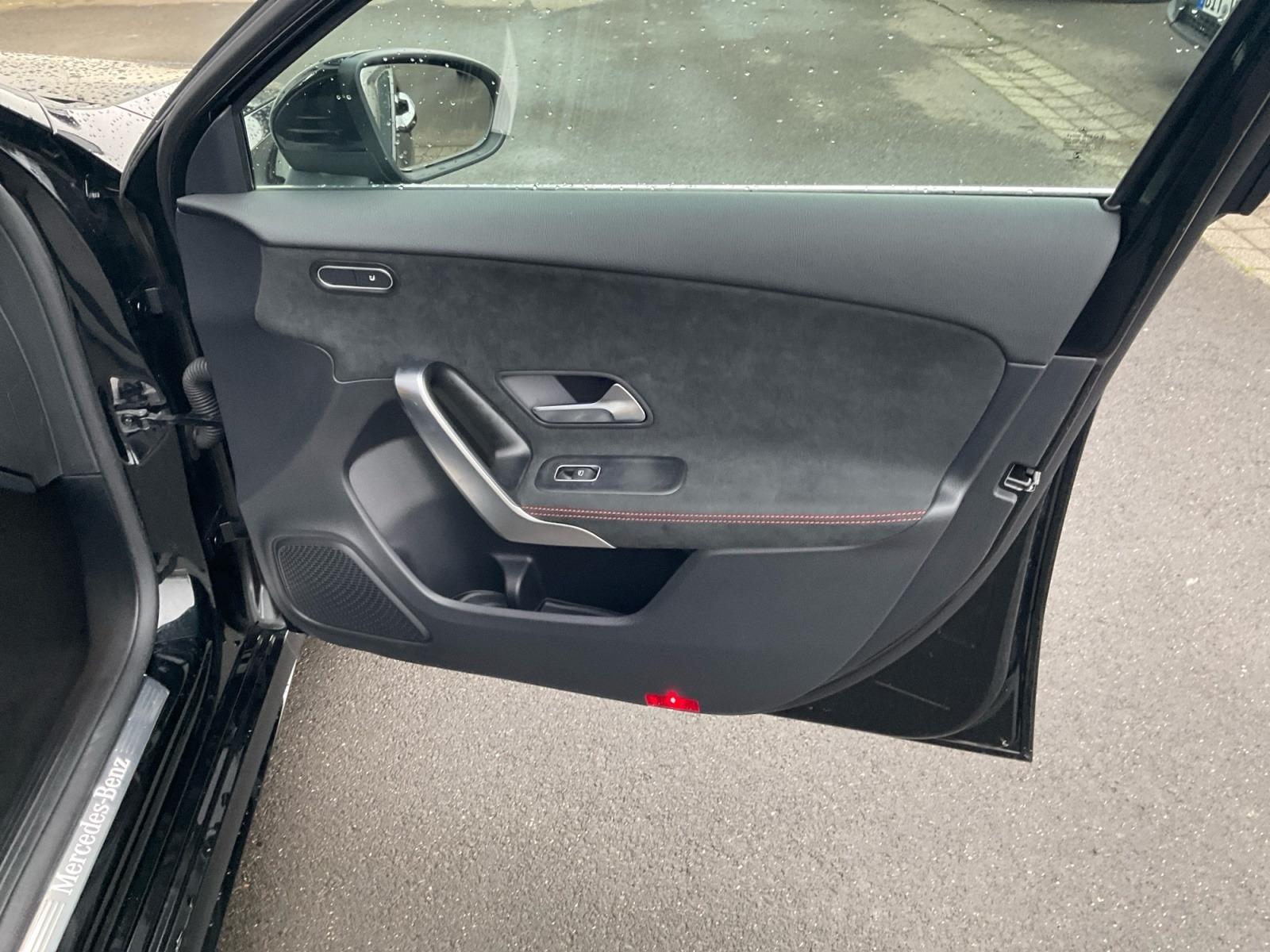 Mercedes-Benz A 250 A 250 e AMG Line