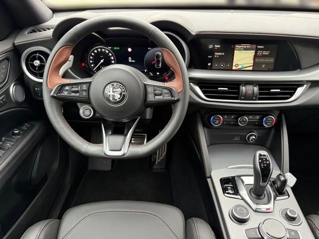 Alfa Romeo Stelvio AT8 Q4