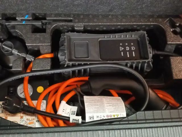 Peugeot E-2008 Allure Pack