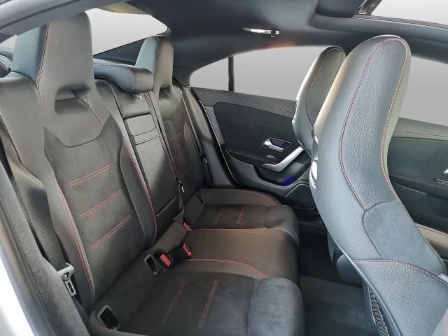 Mercedes-Benz CLA 180 AMG Line Coupé