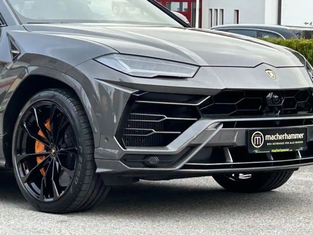 Lamborghini Urus AWD