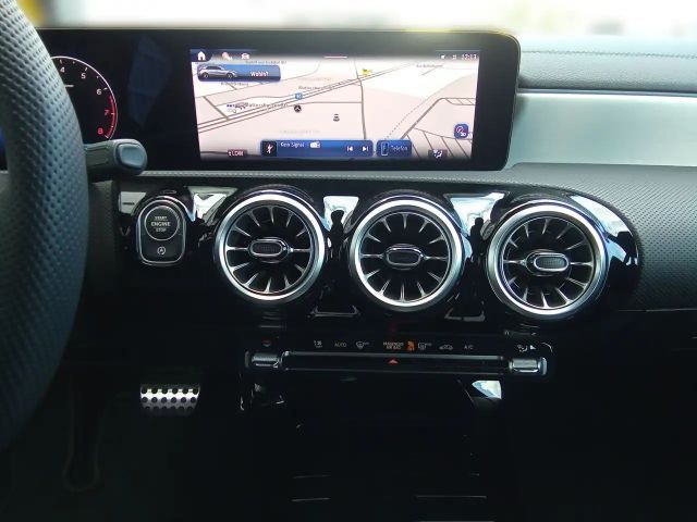 Mercedes-Benz A 180 AMG Line Hatchback