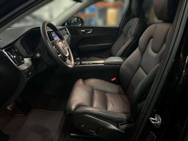 Volvo XC60 Dark Plus