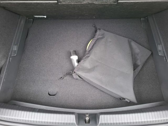 Cupra Born 58 kWh 77 kWh