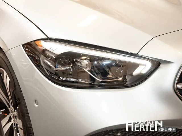 Mercedes-Benz C 200 AVANTGARDE Sedan