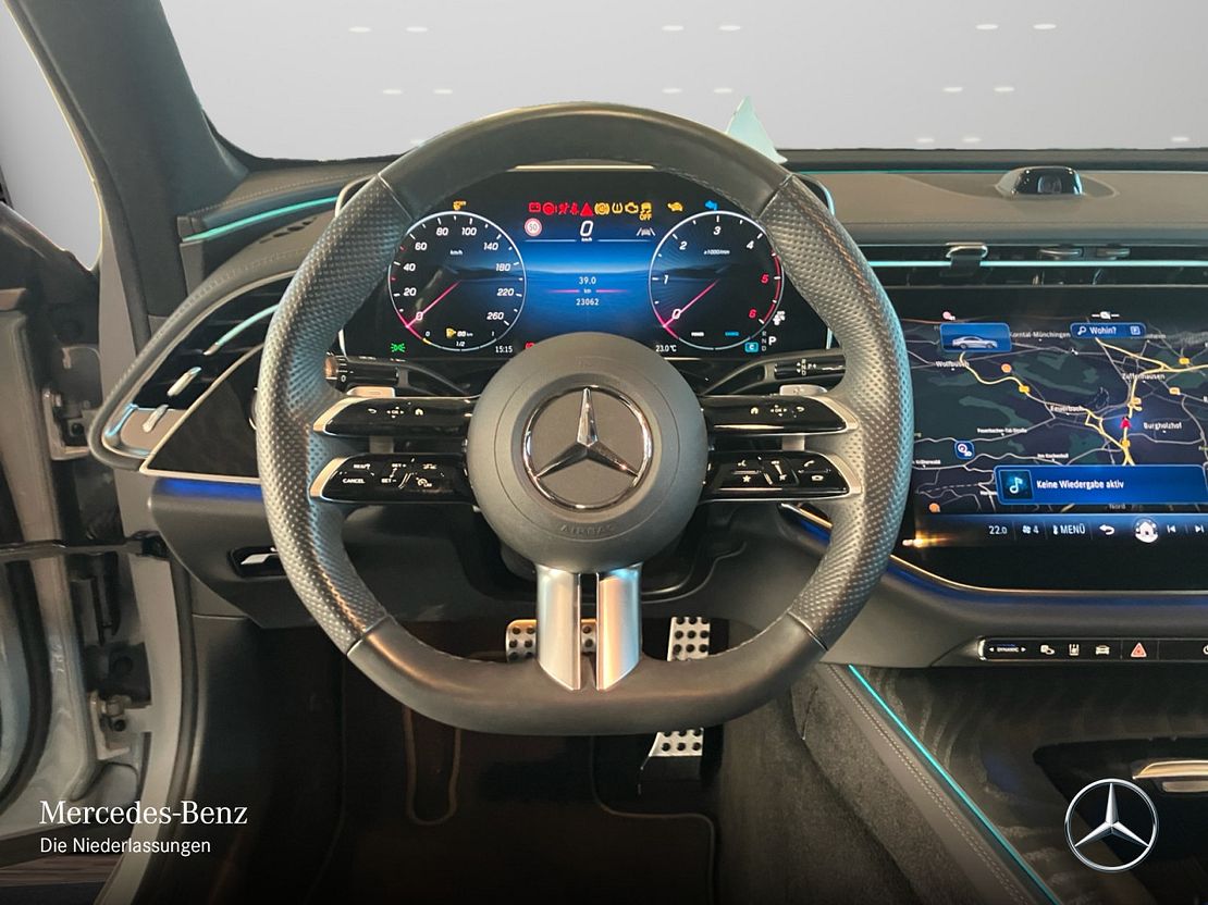 Mercedes-Benz E 220 AMG Line E 220 d Sedan