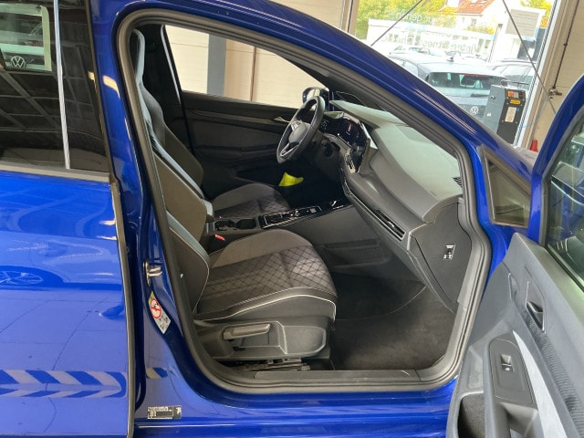 Volkswagen Golf 1.5 eTSI DSG Golf VIII R-Line