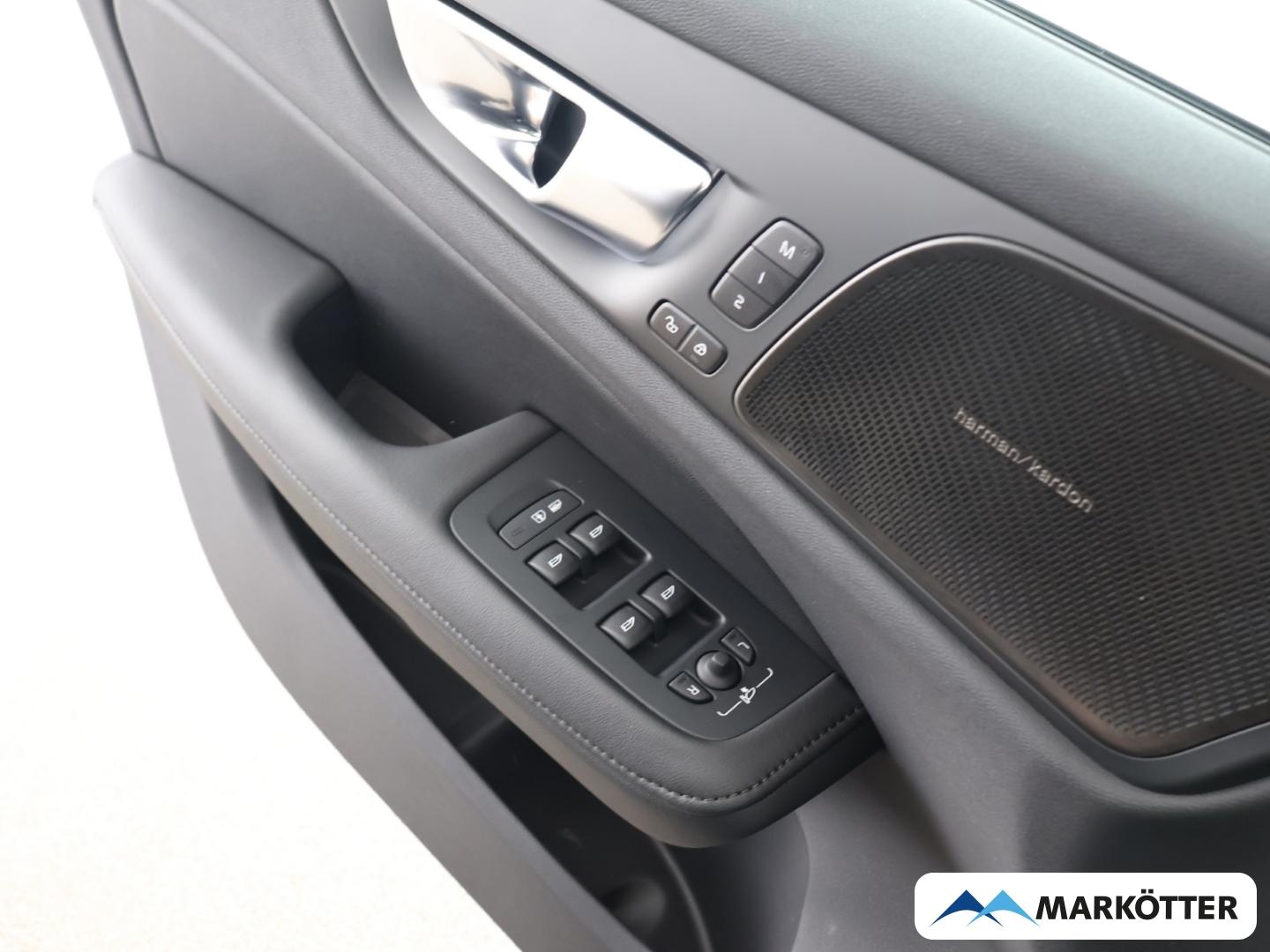 Volvo V60 AWD Dark Plus Recharge T6