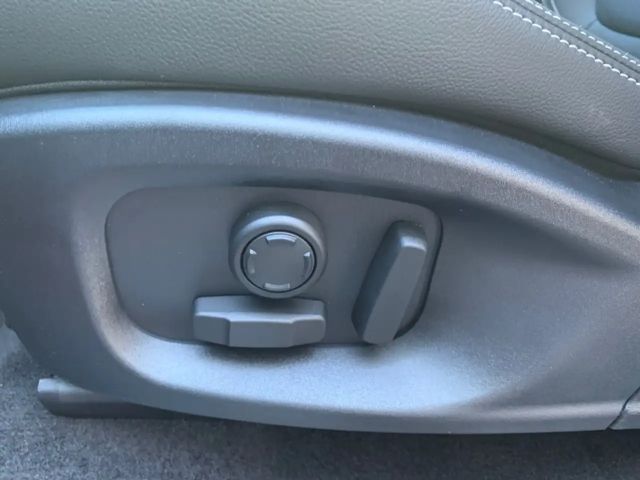 Jaguar E-Pace AWD D165 R-Dynamic SE