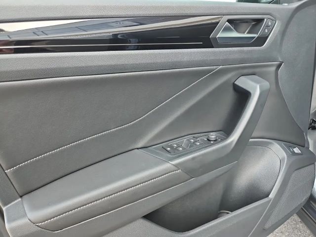 Volkswagen T-Roc 1.5 TSI DSG R-Line