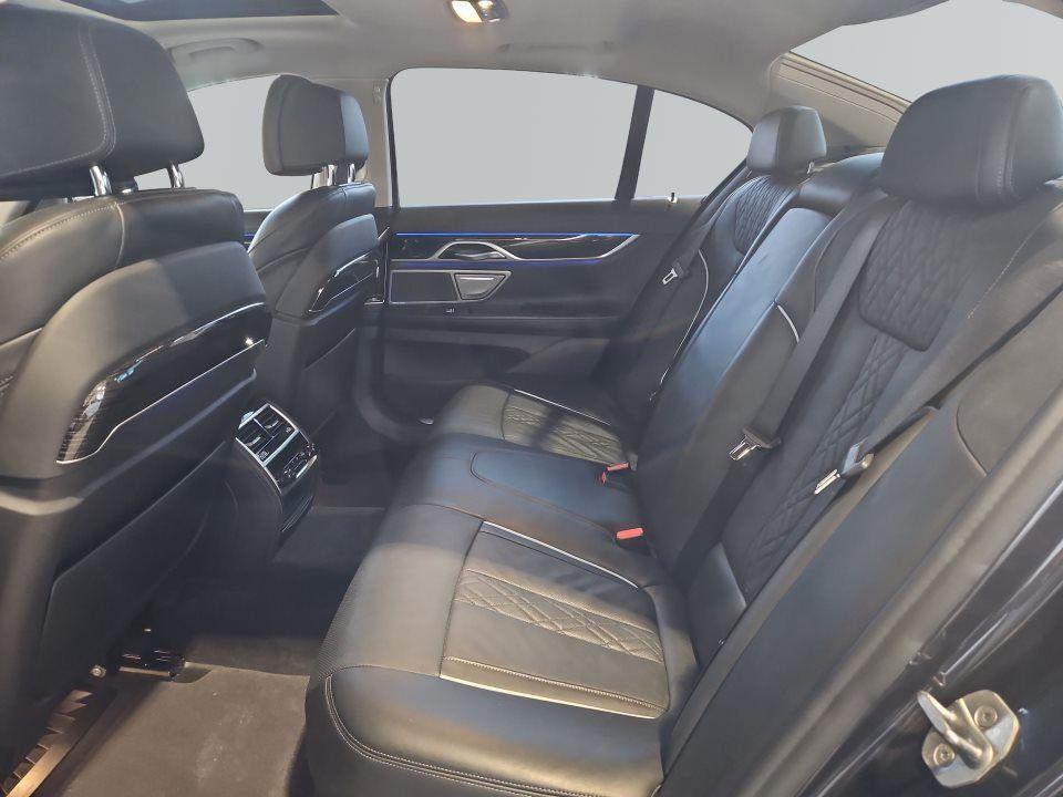 BMW 750 750i Sedan xDrive