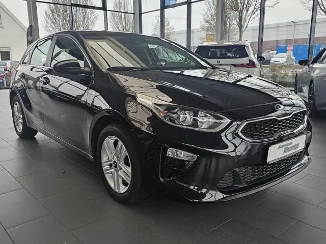 Kia Ceed / Ceed Automatik | AHK | SHZ | NAVI
