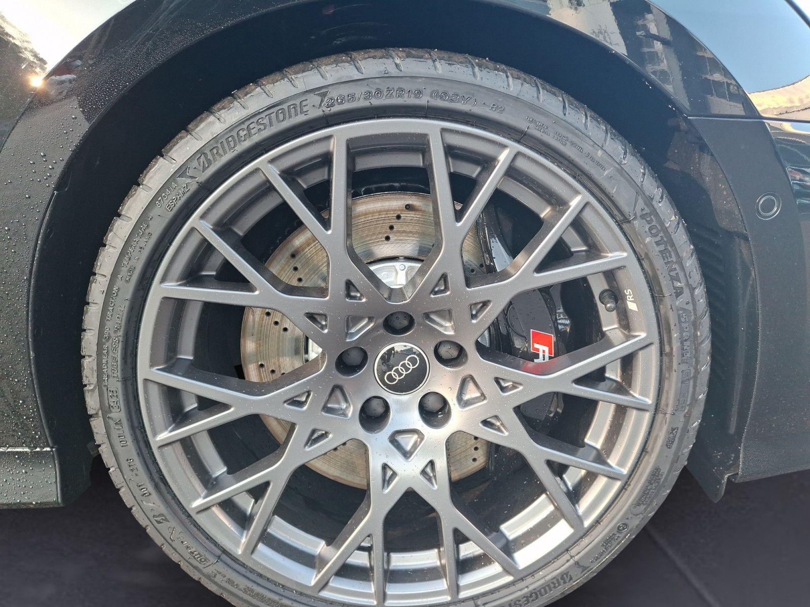 Audi RS3 S-Tronic Sedan