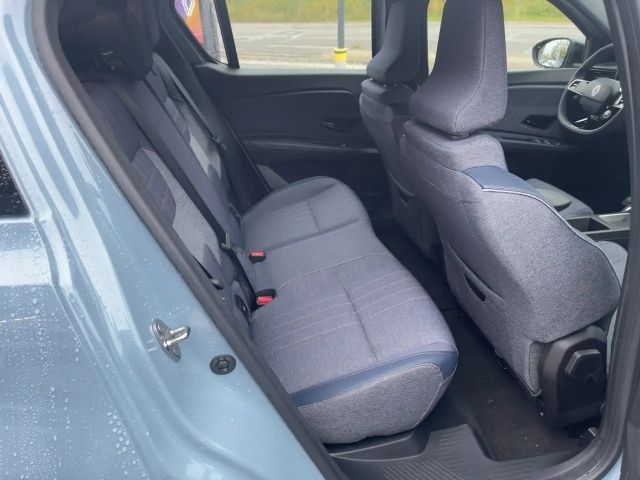 Renault 4 Comfort E-Tech Techno