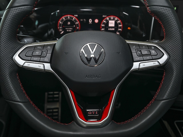 Volkswagen Golf 2.0 TSI DSG Golf VIII