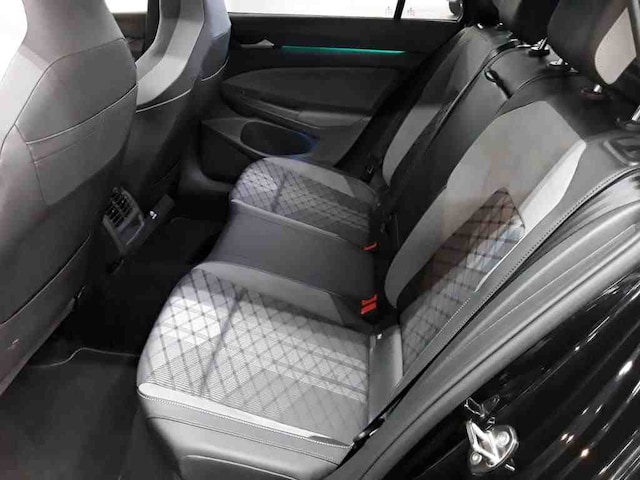 Volkswagen Golf 1.5 eTSI DSG Variant