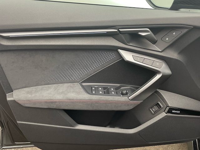 Audi RS3 Quattro S-Tronic Sedan