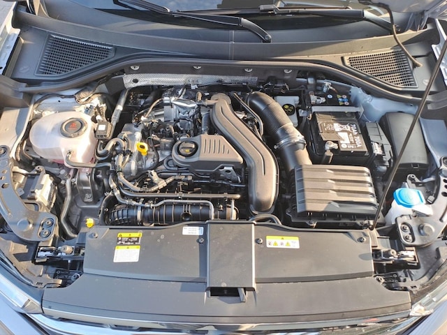 Volkswagen T-Roc T-Roc R-Line1.5 TSI Assistenz+Infotainment LM"19