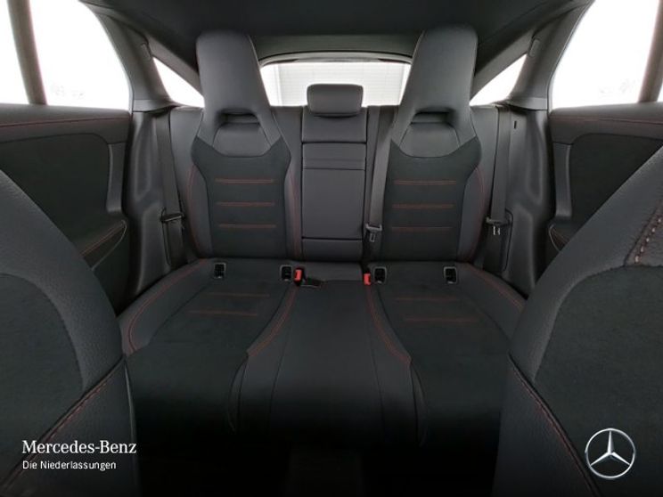 Mercedes-Benz CLA 200 AMG Line Shooting Brake